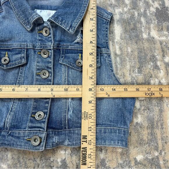 Justice Distressed Light Wash Denim Jean Trucker Jacket Sleeveless size 14 - Picture 4 of 6